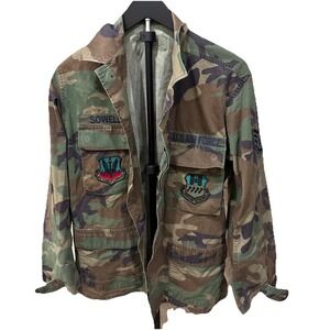 Vintage US Air Force BDU Jacket Mens MT Woodland Camo Patches Named Combat Coat